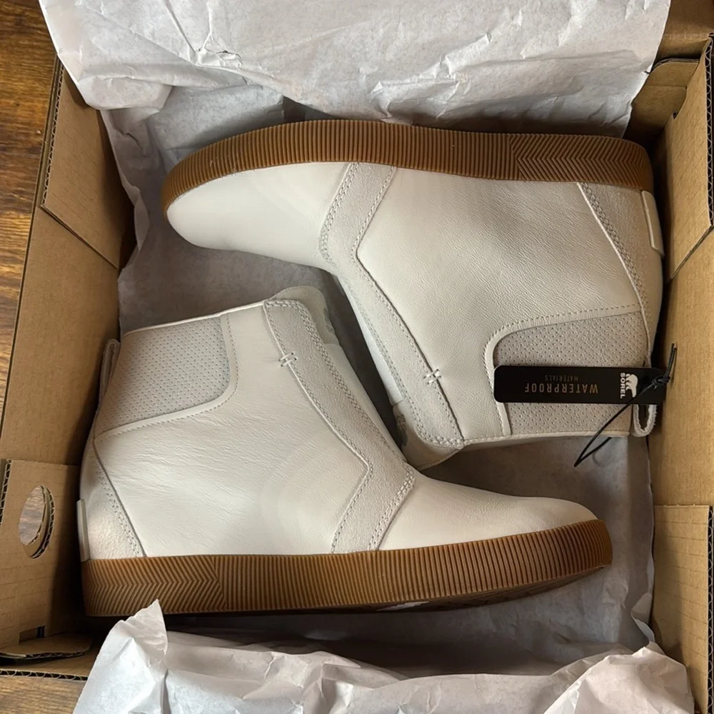 NWT Sorel Women's White Leather Winter Boots - Picture 12 of 12
